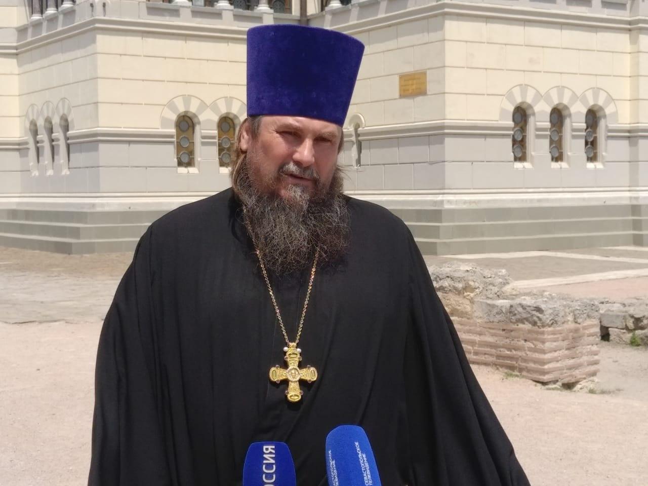 Благочинный благословил: православные Севастополя могут написать только «да» поправкам в Конституцию