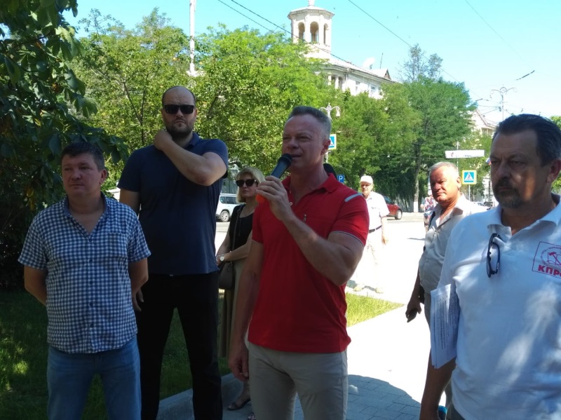 Кияшко призвал власти Севастополя перестать прикрываться Собяниным