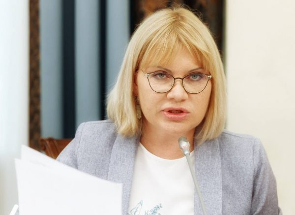 Дистанционное заседание Общественной палаты Севастополя вызвало недоумение у Кирюхиной