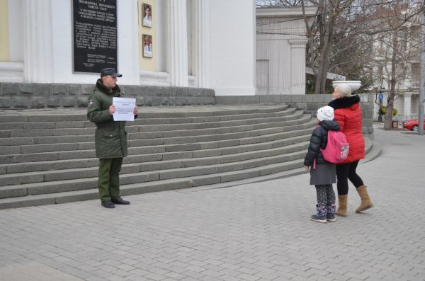 Глава горкома комсомола Севастополя одиноко митинговал в поддержку осуждённого аспиранта
