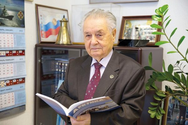 Кажанов предложил наделить Саркисова званием «Почётный гражданин Севастополя»