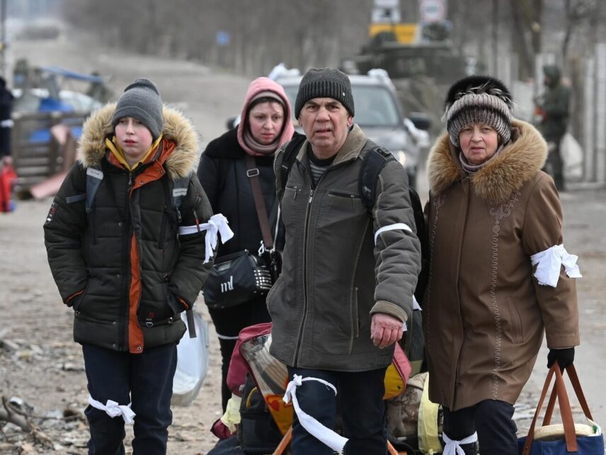 Беженцев с Донбасса и Украины оставят в России