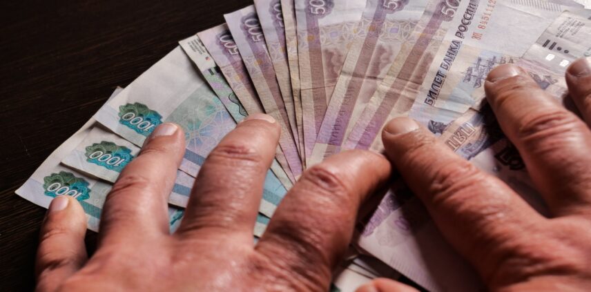 Севастопольских депутатов могут освободить от раскрытия своих доходов