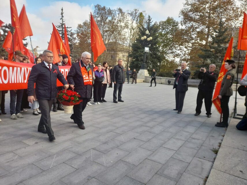 Коммунисты Севастополя отметят очередную годовщину революции митингом