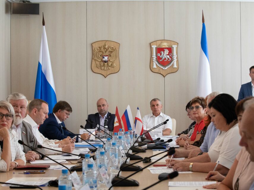 Депутаты Севастополя и Крыма решат вопрос переплат за поездки между регионами