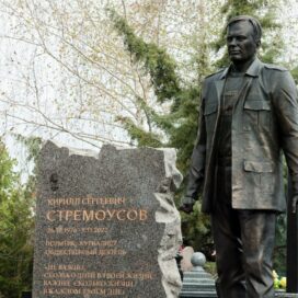 Глава Севастополя поучаствовал в открытии памятника Стремоусову