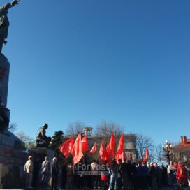 Как коммунисты отметили годовщину Октябрьской революции в Севастополе