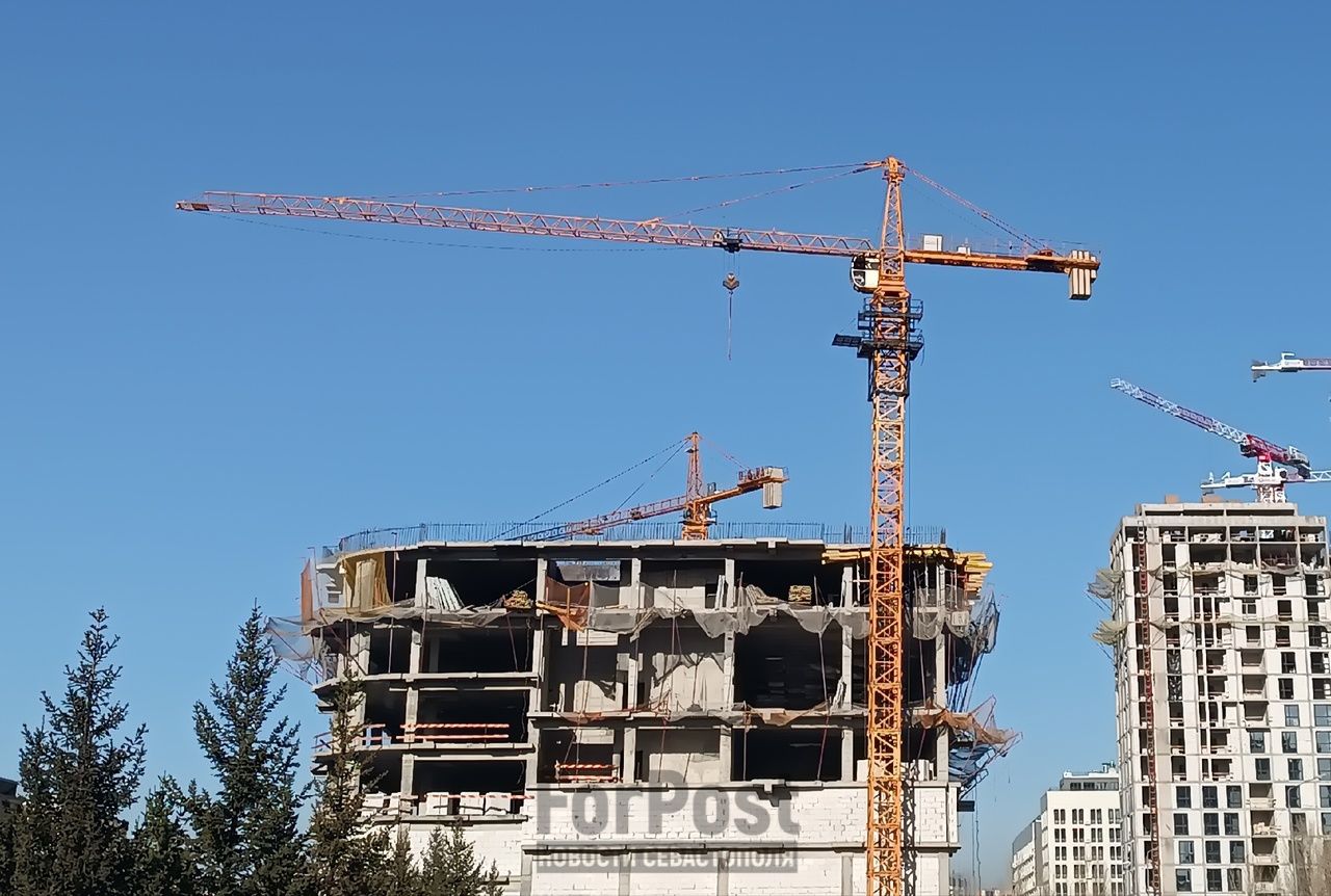 В Севастополе самовольно строить стали больше, а выявили нарушений меньше