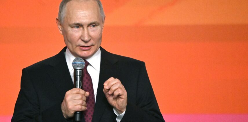 Затронет ли Путин в послании Федеральному собранию мост через бухту Севастополя