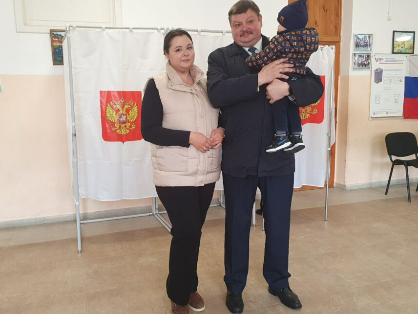 Севастопольские политики проголосовали на выборах президента