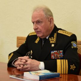 Экс-командующие ЧФ РФ получили звание почётных граждан Севастополя